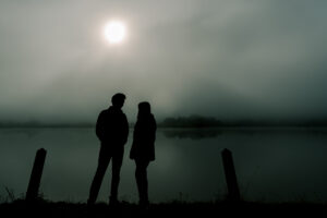 Image,of,siluette,,a,lovely,asian,couple,,bright,and,bright,